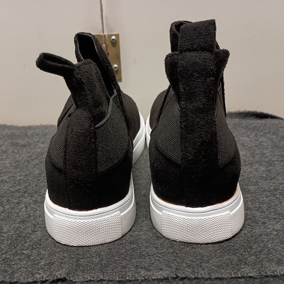 NEW YASIRUN Black Wedge Slip-On Sneaker - Women Size 9 - Picture 4 of 10